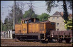 106220 Reiner 23 rangiert hier am 5.5.1990 im Bahnhof Torgau.