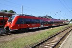 442 850-4 steht als S2 von Warnemünde nach Güstrow am Nachmittag des 27.8.2016 im Startbahnhof.