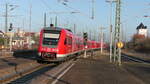 DB 612 029 fährt mit einem weiteren 612 am 28.02.2022 als RE3 nach Jena-Göschwitz aus dem Bahnhof Weimar aus.