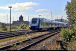 Bpmbdfa (55 80 80-75 0??-? | Bombardier Married Pair) mit Schublok 245 2?? der Paribus-DIF-Netz-West-Lokomotiven GmbH & Co. KG, vermietet an DB Regio Schleswig-Holstein (DB Regio Nord), als RE 11081 (RE6) nach Niebüll verlässt den Startbahnhof Westerland(Sylt).
Aufgenommen im Gegenlicht vom BÜ Königskamp.
[3.8.2019 | 16:59 Uhr]