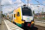 445 105 (Stadler KISS) der Ostdeutschen Eisenbahn GmbH als RE 63982 (RE2) von Wismar nach Cottbus fährt in den Bahnhof Wittenberge auf der Bahnstrecke Berlin–Hamburg (KBS 204) ein. [15.7.2017 - 15:00 Uhr]