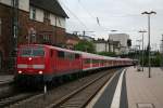 111 102 mit einem RE4-Ersatzzug am 22.05.13 beim Halt in Worms Hbf.