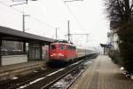 115 332 mit einem IC-Ersatzzug von Hannover nach Bremen am 24.1.2010. in Wunstorf.