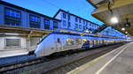 Der National Express-Elektrotriebzug 851 beim Halt am Hauptbahnhof Wuppertal.