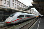 DB 5812 092-5 als ICE 952 von Berlin Ostbahnhof nach Köln Hbf, am 13.10.2023 in Wuppertal Hbf.