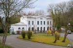 Stillgelegter Turmbahnhof Mariagrube, Alsdorf (Rheinland)am 16.03.2014
aus Wikipedia:(http://de.wikipedia.org/wiki/Bahnhof_Mariagrube)
 Der Bahnhof Mariagrube war ein zu Mariadorf gehöriger Bahnhof zwischen den Alsdorfer Stadtteilen Mariadorf und Ost in der nordrhein-westfälischen Städteregion Aachen.Im Winter 1873/1874 begann die Aachener Industriebahn Actiengesellschaft mit dem Bau der Strecke Aachen NordဓHoengen, und der Bahnhof wurde 1875 in der Nähe des Hauptschachts der Grube Maria errichtet. Der Name des Bahnhofs stammt von ebendieser Grube Maria. 
KBS http://de.wikipedia.org/wiki/Bahnstrecke_Aachen_Nord%E2%80%93J%C3%BClich
Schönes Vorbild zum Modellbau
Jürgen