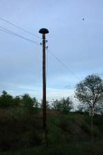 Definitiv abgeschaltet ist diese  typische DDR - Lampe  am  30.04.2012 gegen 19:50 Uhr in Dehlitz (Saale) aufgenommen