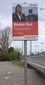 Dieser nette Hinweis  findet sich in Coswig (Dresden) Für moderate Parkgebühren kann man hier sein Auto abstellen und ganz zügig mit dem RE Saxonia gen Leipzig fahren.... 13.04.2014 16:27 Uhr.