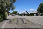 Blick auf ein nicht mehr genutztes Anschlussgleis zum Hafen Konstanz, das auf der Hafenstraße verläuft bzw.