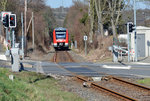 620 536, S23 von Bonn nach Bad Münstereifel, nähert sich dem Bü vor dem Bf Bad Münstereifel - 09.03.2016