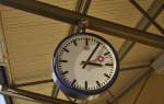 Diese Bahnhofsuhr, auf dem Lehrter Bahnhof geht eine 1  Stunde nach. Meine Uhr zweigte 16:05 Uhr an. Gesehen am 10.10.10.