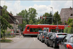 Die Polizei an erster Stelle -

Bahnübergang in Wendlingen am Neckar mit querendem Regio-Shuttle auf der Teckbahn.

28.06.2013 (M)