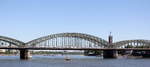 Ein Blick auf die Hohenzollernbrücke in Köln.