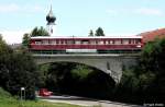 CLB Chiemgauer Lokalbahn VT 103 als P 141 nach Obing, KBS 12951 Lokalbahn Bad Endorf - Obing am See   LEO  , fotografiert auf der Brücke in Bad Endorf am 08.07.2012 --> Aufgrund länger als erwartet andauernder Reparaturen hat es der Verein nicht rechtzeitig bis Saisonbeginn geschafft, dem Triebwagen ein neues Farbkleid zu verpassen. Dies soll aber umgehend in Angriff genommen werden. Ich drücke die Daumen für reibungsloses Gelingen, damit das aktuelle fleckige Aussehen bald Geschichte sein wird! 