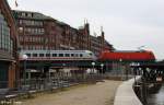 DB 101 063-6 vor IC 2193 Westerland - Gttingen, KBS 110 Hamburg - Hannover, fotografiert bei der Auffahrt auf die Oberhafenbrcke in Hamburg am 01.08.2011