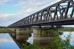 Blick auf die 1Kilometer lange Elbbrücke der Bahnstreke Wittenberge - Stendal in Wittenberge. Aufgrund von Bauarbeiten war an dem AUfnhametag kein Zugverkehr daher blieb es leider bei diesem Bild.

Wittenberge 16.07.2023