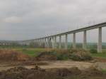 Ein Teil der neuen Unstruttalbrcke, die zur Neubaustrecke von Erfurt nach Leipzig/Halle gehrt, am 01.05.2013 bei Karsdorf.