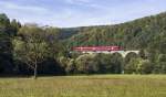 Eine Regionalbahn nach Schlüchtern überquert das Sinntal zwischen Obersinn und Jossa (03.10.2013)