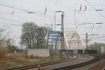 Schnappschu vom Bahnsteig in Riesa auf die Eisenbahnbrcke ber die Elbe, 15.11.2013, 14:31 Uhr 