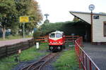 Die EL 9-002 der Parkeisenbahn Vatterode am 30.09.2023 auf der Drehscheibe im Bahnhof Wippergrund.