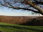 Zusehen die Göltzschtalbrücke mit Vogtlandbahn an einen schönen Herbstnachmittag am 23.11.2014 