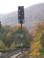 Ausfahrtsignal des Bahnhofs Kirn/Nahe in der Stellung Hp0+Sh1.