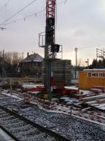 Ein Signal in Meckesheim Bhf. Im Hintergrund erkennt man, da noch an der Unterfhrung der Elsenz gebaut wird.