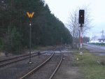 Ausfahrsignal  H  und Wrtersignal in Lubmin Personenbahnhof am 05.Januar 2013 beim schlechtem Wetter.