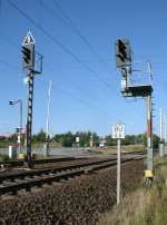 Die Ausfahrsignale in Richtung Rostock,im Kreuzungsbahnhof Stralsund Langendorf,am 25.August 2013.