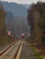 Blick auf die Odenwaldbahn Kbs 461 die von Eberbach am Neckar nach Darmstadt und Hanau führt. Gerade hat der 615 108 den Bahnübergang gekreuzt, von dem dieses Foto entstanden ist und fährt nun seinem Ziel Frankfurt Hbf entgegen.17.3.2013