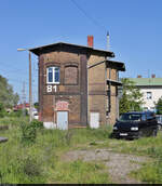 Bahn-Infrastruktur in Röblingen am See    Auf dem elektromechanischen Stellwerk  B1  der Bauart 1912 von Siemens&Halske residiert noch immer der Fahrdienstleiter.