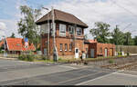 Das Relais-Stellwerk  Ff  des Fahrdienstleiters im Hp Friedland(Han) wurde 1962 in Betrieb genommen und entstammt der Bauart  Dr S 2 .