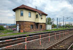 Der Zugverkehr im Bahnhof Berga-Kelbra wird vom umgebauten Relais-Stellwerk  Bwf  der Bauart  GS II DR  aus gesteuert.