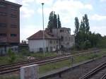 Das Stellwerk in Berlin Schöneberg hat schon das Schicksal vieler Stellwerke ereilt.Aufnahme vom 23.Mai 2015.