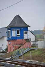 In Westerburg sticht das Stellwerk mit seiner blauen Holzfassade gut ins Auge.