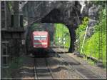 101-092 mit einem IC nach Passau aus einer anderen Perspektive am Felsentor.(02.05.2009)