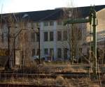 Ob noch funktionsfähig ist nicht eruierbar , aber sicher lange schon nicht mehr benutzt: Wasserkran und Lademaß im Bahnhof  Neustadt (Sachsen)28.12.2012 gegen 14:06 Uhr aufgenommen.