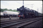 011100 fährt hier mit einem Sonderzug aus Richtung Rheine kommend am 21.5.1995 in Bad Bentheim ein. 