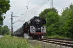 Am 2.6.18 rauschte die 01 519 mit einem Sonderzug durch Lintorf gen Süden. 

Lintorf 02.06.2018