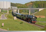 Am Abend des 17. Mai 2019 war 01 0509-8 mit einer Garnitur historischer Wagen kurz hinter Ebersdorf bei Coburg auf den Weg ins thüringische Sonneberg. Einen Tag später veranstalteten die Eisenbahnfreunde Sonneberg eine Sonderfahrt von Sonneberg nach Leipzig und zurück. Damit die Fuhre früh bereit stand kam sie schon einen Tag früher nach Sonneberg.