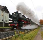 Am 17.10.2015 war 01 150 mit einem Sonderzug in Richtung Süden unterwegs am Zugschluss lief noch die 182 529 (ES 64 U2-029) mit.