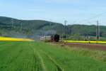 Kurz hinter dem Bhf Mecklar war die 01 118 wieder auf dem Weg nach Frankfurt/Main. (11.05.08)