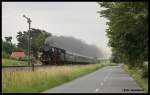 01 1066 mit einem Sonderzug am 30.06.2012 bei Baddeckenstedt.