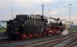 Am Abend des 06.09.2014 ist 01 118 auf Gleis 4 im Schweinfurter Hauptbahnhof auf Rangierfahrt, um ans andere Ende ihres Sonderzuges der Historischen Eisenbahn Frankfurt, mit welchem sie heute bei den