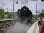 Br 03 2204-0 am 29.4.2006 im Bahnhof Ludwigsfelde. Der Sonderzug fuhr zur Berliner Hauptbahnhofserffnung von Berlin Sdkreuz nach Ludwigsfelde.