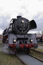 03 1010 die anllich des Eisenbahnfestes am 08.10.2011 mit einem Sonderzug aus Berlin hier zu Besuch war, konnte auch auf dem Ausstellungsgelnde des Bahnmuseums Weimar bewundert werden.