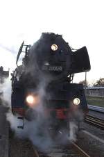 Die 03 2204-0 im Bahnhof von Rathenow.