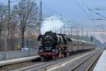 Der Sonderzug mit der Lok 03 2155 und Lok 231 012 durchfahren den Bahnhof Jatznick nach Stralsund.