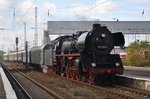 03 2155-4 erreicht mit dem DPN62048 aus Berlin Schöneweide den Bahnhof Berlin Lichtenberg.