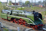 Die Dampflokomotive 18 201 im  April 2014 in Dresden.